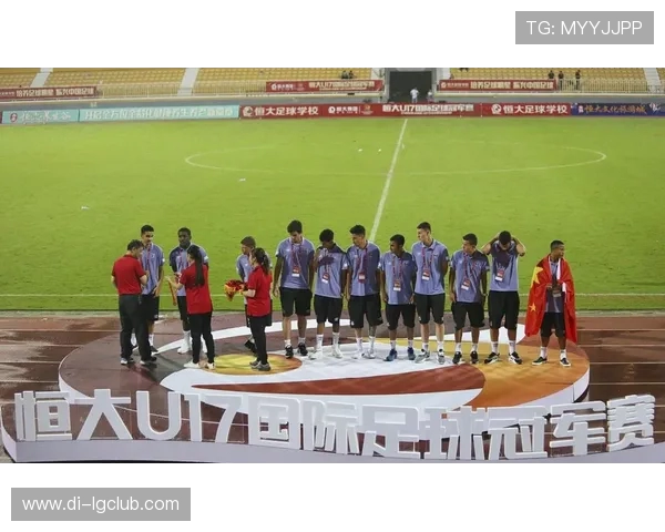 宿迁足球比赛评委全程点评赛况 引领赛事公平公正发展 宿迁足球比赛评委全程点评赛况 引领赛事公平公正发展