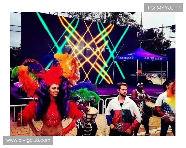 春熙路旗袍足球热舞盛宴点燃城市街头多元青春文化魅力风潮新势力